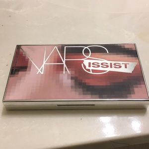 NARS eyeshadow palette in Wanted